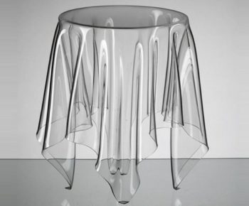 Оригинальный стол из поликарбоната