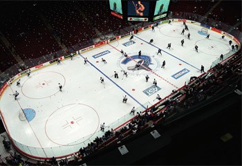 Хоккейная канадская площадка её длина и ширина