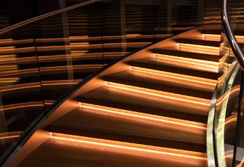 Лестница с подсветкой 