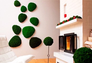 Геометрические фигуры на стене из декоративной зелени